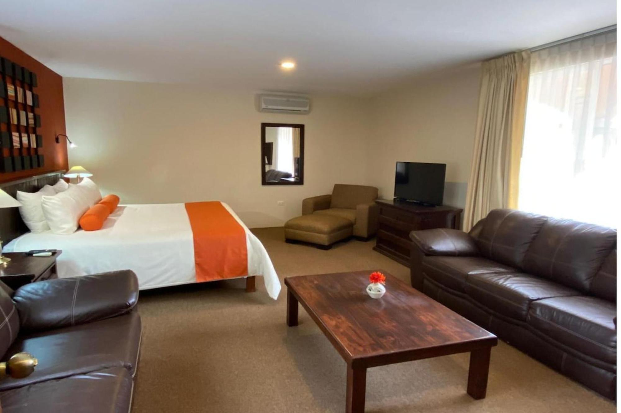 Capital O La Huerta Golf & Hotel Cholula Ngoại thất bức ảnh