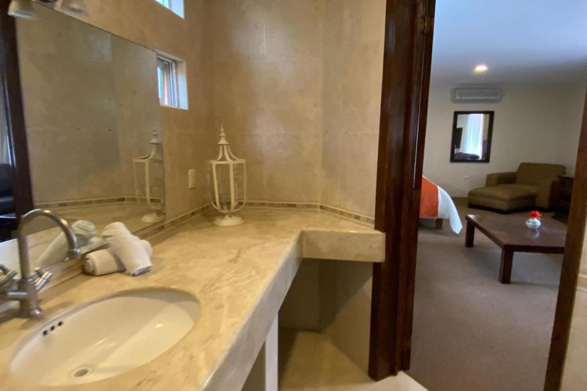 Capital O La Huerta Golf & Hotel Cholula Ngoại thất bức ảnh
