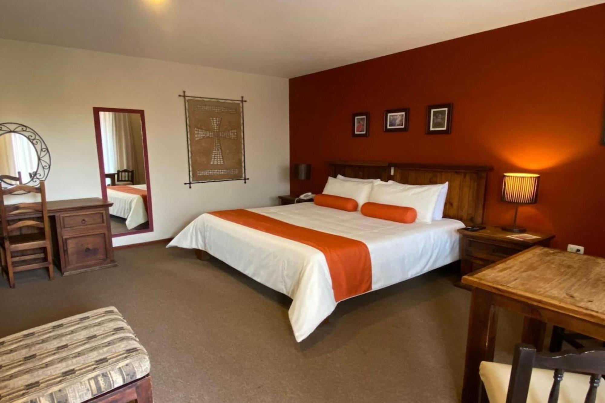 Capital O La Huerta Golf & Hotel Cholula Ngoại thất bức ảnh